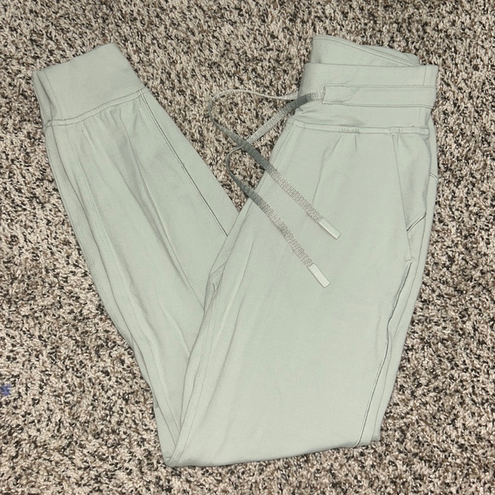 Lululemon joggers - like new